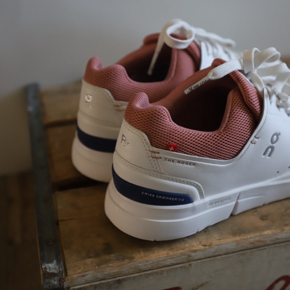 On Cloud The Roger sneakers size 10 - Picture 3 of 6